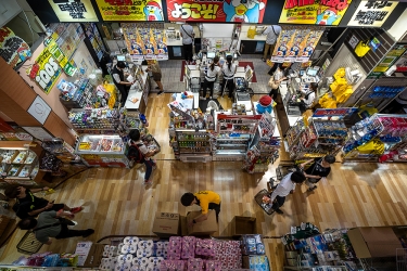 fully packed three-story-shop for commodities